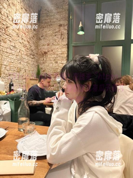 有事吗？在线来“htpps冫丿丿51cg.fun”，我们这儿有瓜子和八卦双Uber哦！