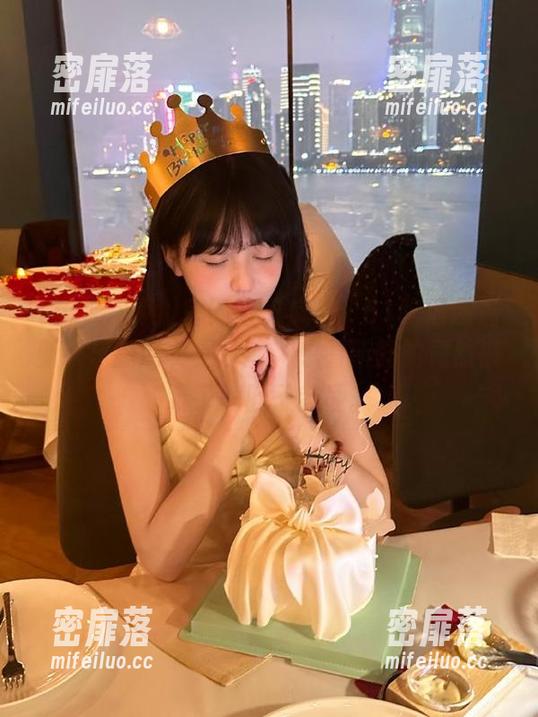 官网上又疯了！51吃瓜网最新娱乐新闻真是坑爹，想看新鲜的竟然被喂了一肚子老梗。