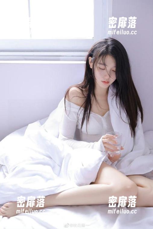718.st网站，不光是一整天的吃瓜清单，有时更像是一份情感拼图？