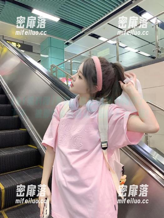 91黑料网 更新:我在91黑料网待了一下午,被那些小道消息吸引得无法自拔!