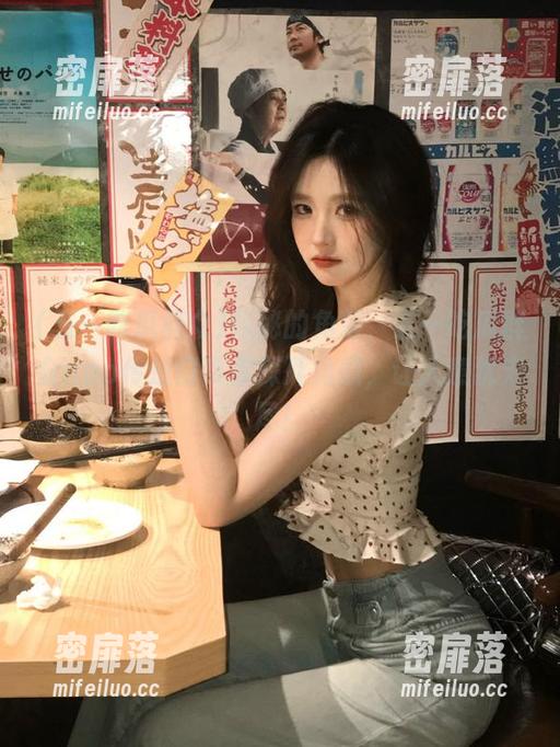 五一吃瓜群众 隐秘的角落,五一吃瓜群众app传送门带你探死角瓜,让人意犹未尽!