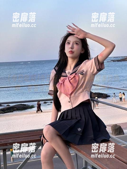 今日吃瓜：他们说资源来自热闹，看看今天舞台上的大瓜，哈哈！