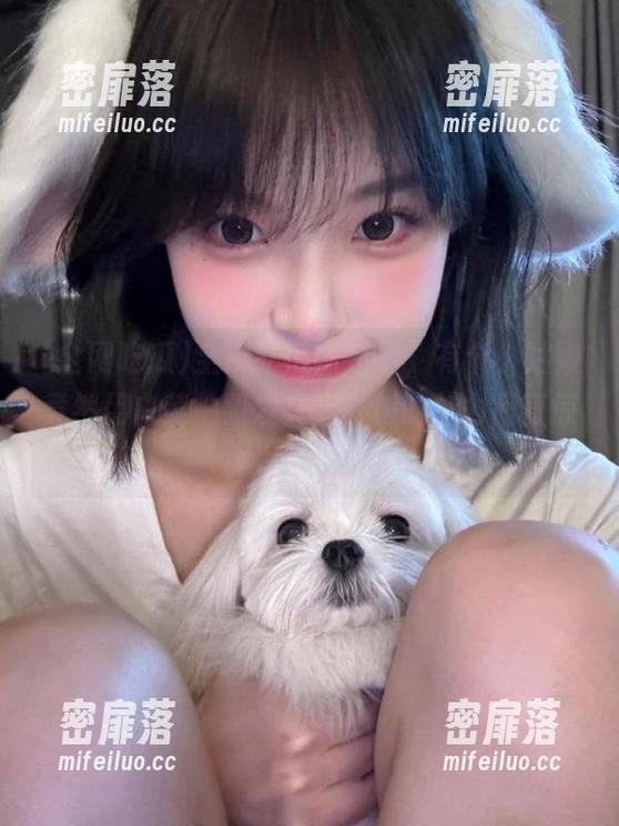 全网吃瓜网站里，有个小姑娘竟然用白菜拍照发文，食材的魅力简直惊为天人！