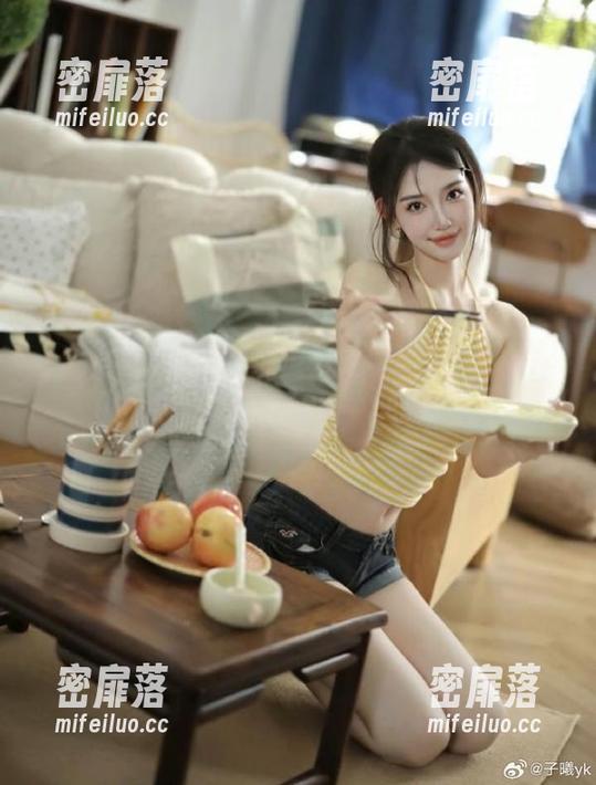 你还在沉迷2025热门网络事件？快上吃瓜网网址一起聊聊！