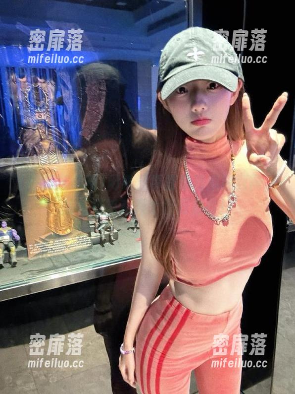 闲着没事登录吃瓜网红网，发现瓜简直是个百万富翁！