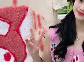 “吃瓜频道”网页：真相与八卦的交错，究竟谁才是赢家？