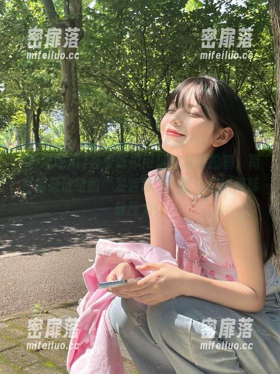 吾爱吃瓜网址的在线投稿，简直像是情绪的“发泄口”，能让你瞬间释放压力！