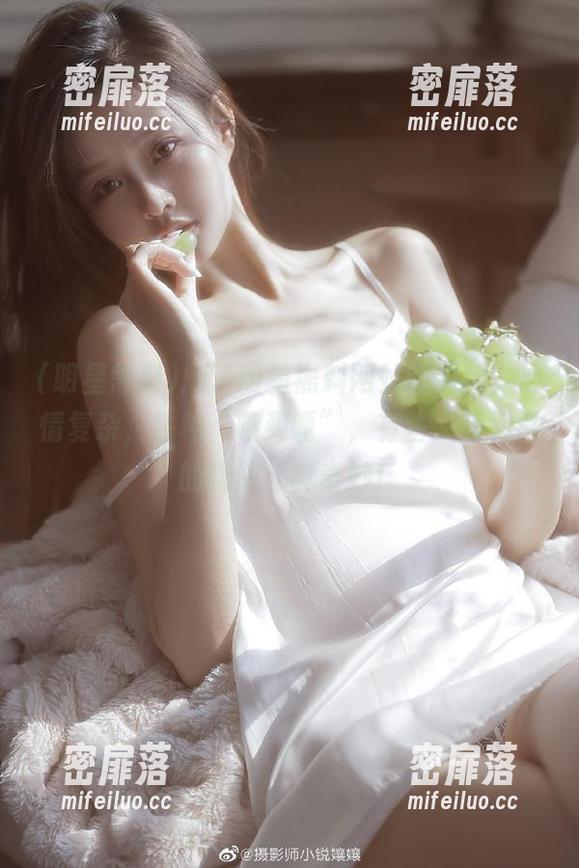 刷了明星黑料网站的更新，心情复杂，各种“哦买嘎”，有些又爱又恨的绯闻，真奇妙！