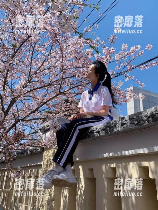 网曝吃瓜发布：抽签中奖？不，是狗粮撒了一地！