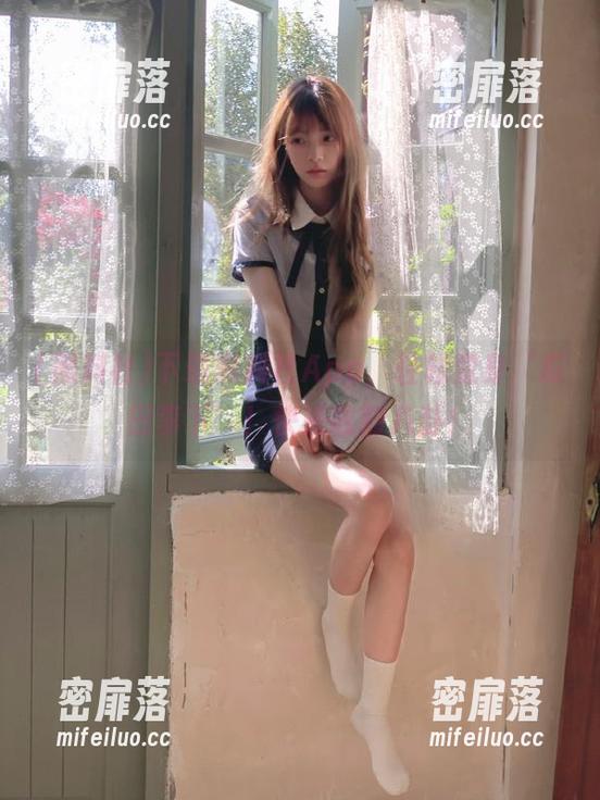 下载黑料社App，轻松变身‘瓜田李下’！快来收割八卦！