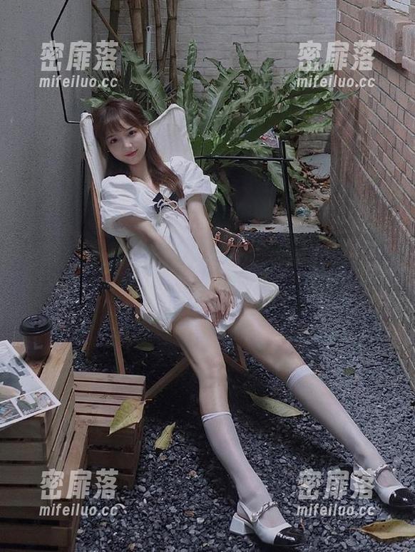 免费爆料吃瓜热点，黑料网简直就是我心中的八卦宝藏啊！